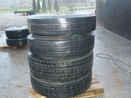 4 pcs. tires 315 / 80R22.5 (Rim plate cut out)