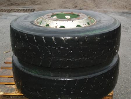 2 pieces tires 315 / 80R22.5