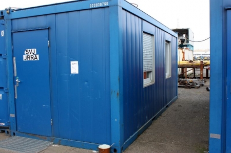 20 feet container equipped for personnel with two windows and door