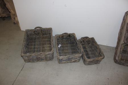 12 sets of 3 baskets with 2 Hanker