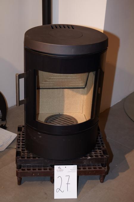 Fireplace, Hwam 3110m. Unused stove in black produced in 2015. H: 75.5 cm x W 47.9 cm x D: 41.4 cm. Operational area 2-7 kW. Weight 87 kg.