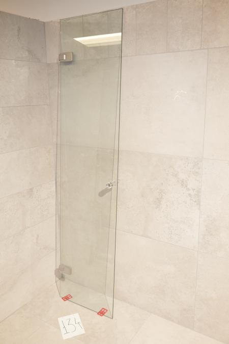 1 piece. shower door in 8mm tempered clear glass with handles and hinges. 49.5 x 208 cm.