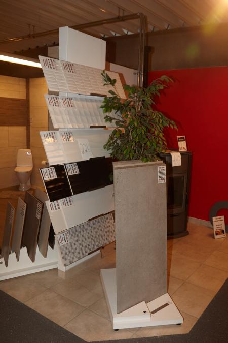 Exhibition Tiles in different sizes and colors. Floor and wall mounts included but must be removed by the purchaser.