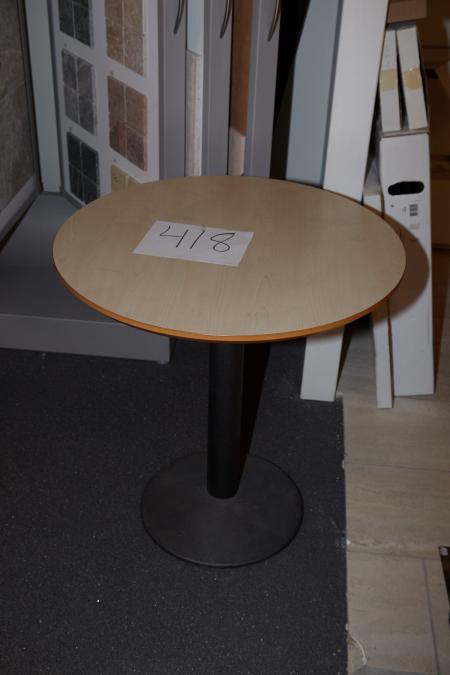 1 Stück. Runder Tisch Ø: 70 und H: 73 cm.