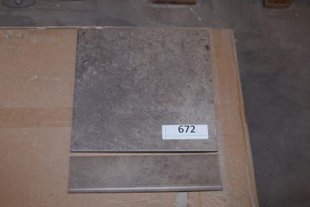 Gulv fliser. Quary Stone, str. 31,7x31,7 cm. Ca. 10 kvm. + ca. 30 stk. sokkel fliser/kanter.