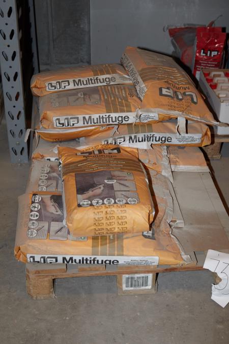 Pallet with gray multifuge in 25 kg. Bags.