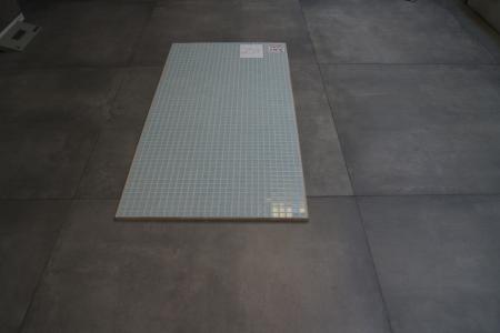 1 stk. støbt mosaikplade, 75,5 x 162,5 cm.
