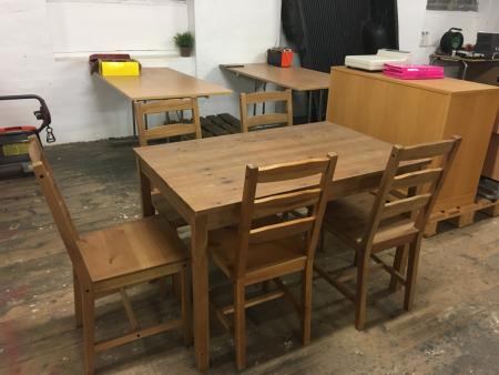 Spisebord med 5 stole 