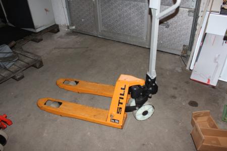 Low lifter with short forks 2500 kg.