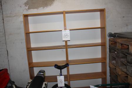 2 High bookcases with shelves
