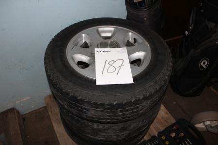 3 tires for Toyota Hiace 195/70 R 15
