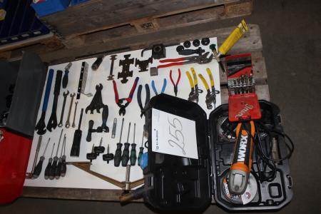 Vinkelsliber, Worx samt diverse håndværktøj