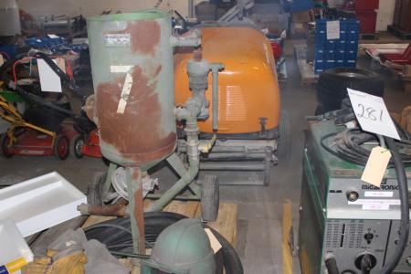 Sandblaster system with hose suit and helmet, CLEMCO