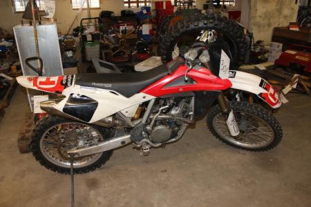 Crosmaskine, Husqvarna 4.5 starts and runs, vintage 2006 new chain fitted and new rear tires included