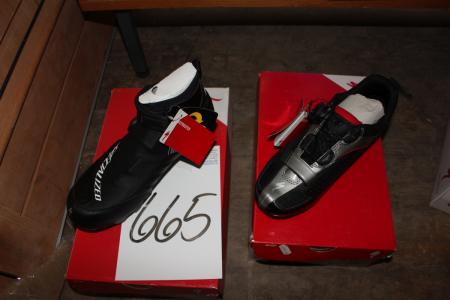 2 pairs of cycling shoes size 41 +42