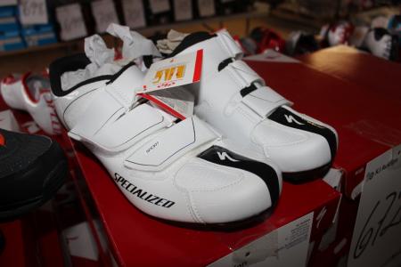 3 pairs of cycling shoes size 45