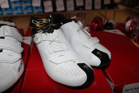 3 pairs of cycling shoes size 45