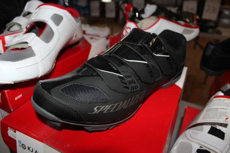 3 pairs of cycling shoes size 47