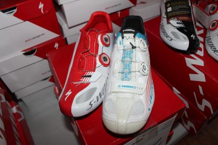 2 pairs of cycling shoes str. 43