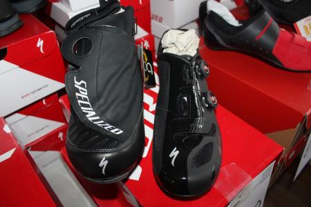 2 pairs of cycling shoes str. 47 + 48
