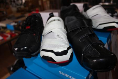 3 pairs of cycling shoes size 41 + 1 pair size 43