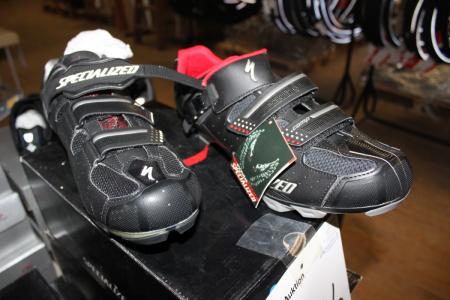 3 pairs of cycling shoes size 48