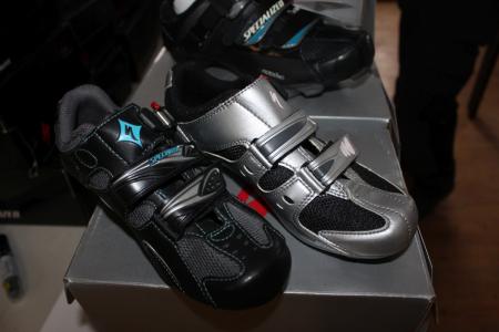 2 pairs of cycling shoes str. 36