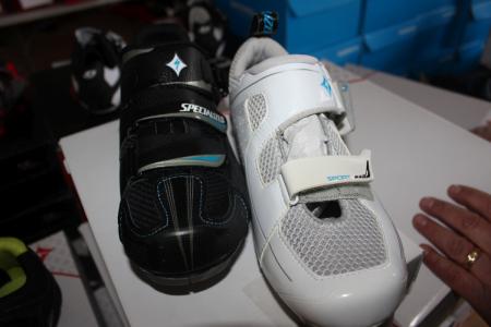 3 pairs of cycling shoes 2 x 40 + 1 x 41