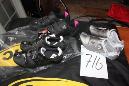 3 pairs of cycling shoes str. 43 + 43.5 + 2 fælgposer