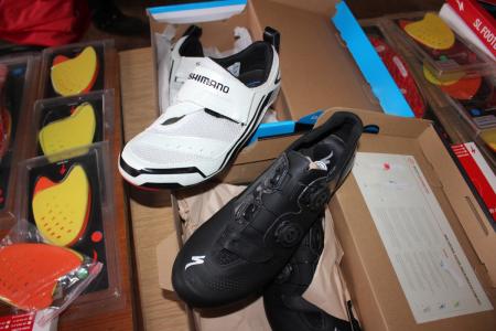 2 pairs of cycling shoes size 43 + 43.5