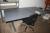 El hæve/sænke skrivebord 180 x 90 cm + kontorstol