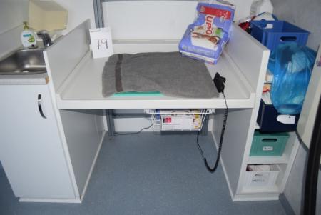 Increase / decrease changing table + div. Shelves of content. Dismantled by the buyer