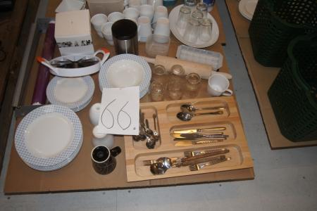 Pallet with div. Use kitchen stuff include glasses, mugs, cutlery, film holder, cutlery tray, tubs etc. The swath + cracks may occur.