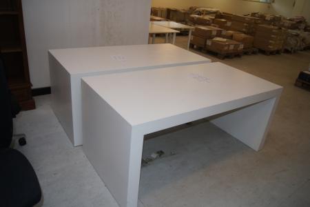 Zwei Absätze Tische / Scheiben aus dem Bekleidungsgeschäft H: 71 x L: 160 x B: 80 cm. Mit Benutzer Schrammen.