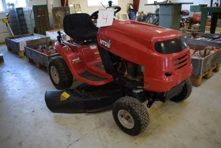 Garten-Traktor, mrk. MTD RS 125/96 B. Starten und Laufen