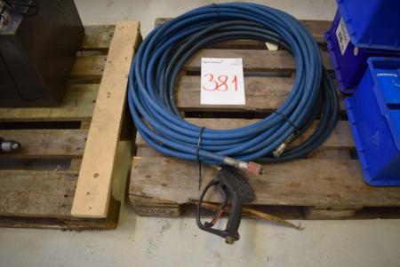 Højtrykkslange, approximately 46 m. ​​With glands + high pressure hose, ca. 9 m m. Gland and handles