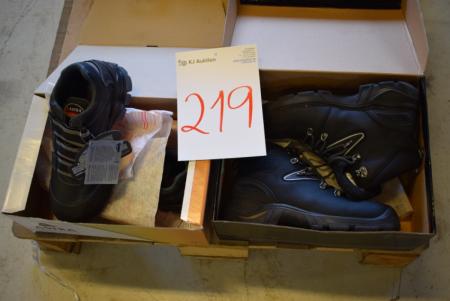 2 pairs of safety shoes, str. 40 + 42