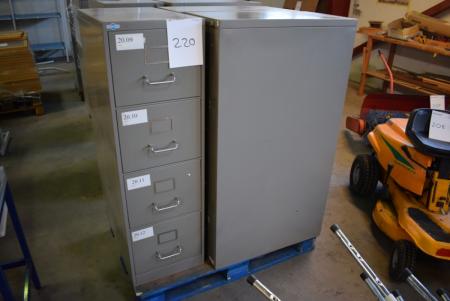 3 pcs filing cabinets with 4 drawers B 41 x H 132 x D 74 cm