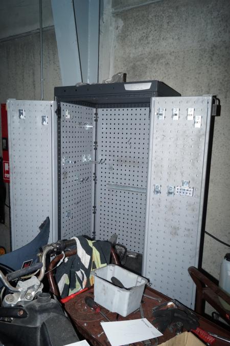 Tool cabinet, modular system.