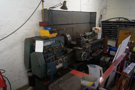 Lathe marked matra able ok, with chuck, piercing 50mm working length 150 cm + 2 cabinets with equipment. Start price equal minimum