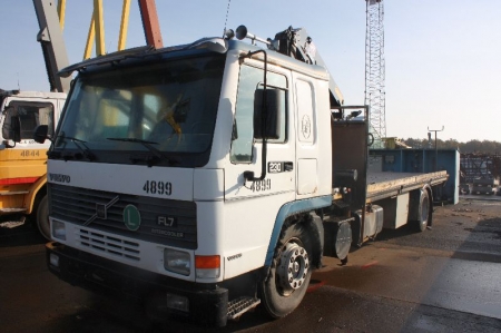 Volvo FL7 Intercooler truck with hydraulic crane