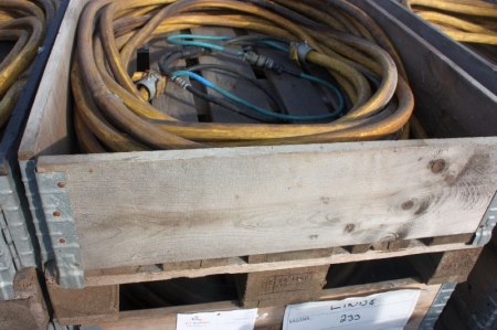 Intermediate welding cables on (3) pallets