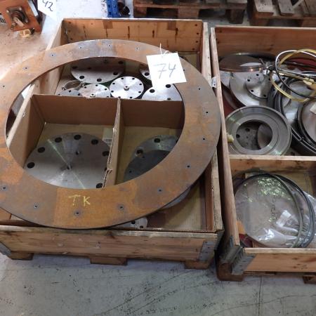 Pallets with flanges / ends, gaskets