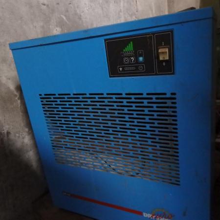 Dryer for compressed air, is behind the kiln