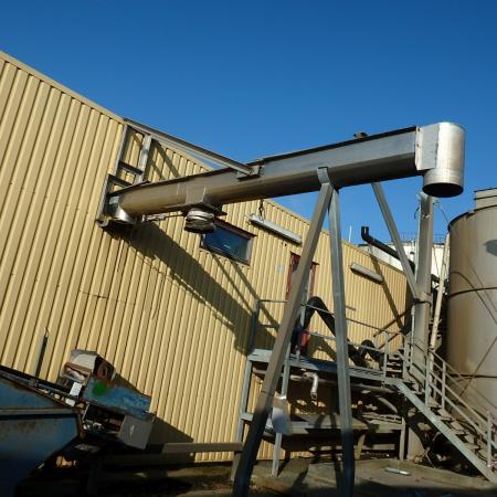 Conveyor / auger L: ca. 4.3 m with stand, possibly acid-proof stainless steel