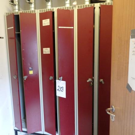 4 x 2 locker cabinets with fresh air / heating connection