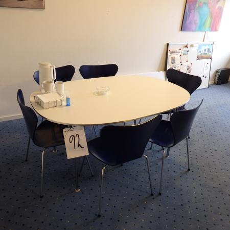 Oval Tisch FRITZ HANSEN PIET HEIN 6 FRITZ HANSEN Stühle Arne Jacobsens