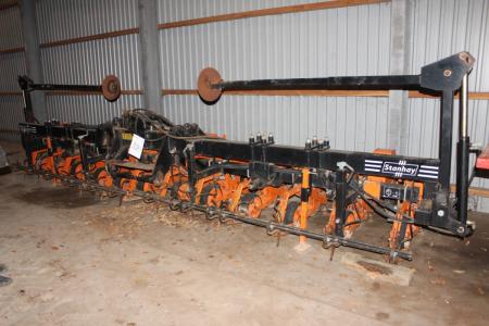 Stanhay roesåmaskine with 12 rows 50 cm, Selcta 580 with fertilizer distribution without tank and pump and hydraulic folding starting price equal minimum.