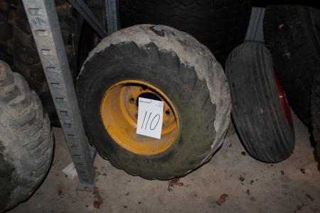 400 / 60-15.5 tires with rims 160 6 hole.