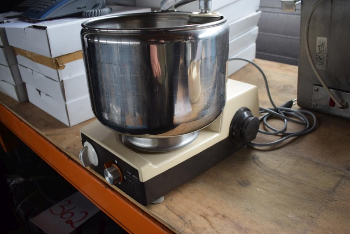 Master Mixer mixer with accessories KJ Auktion auctions
